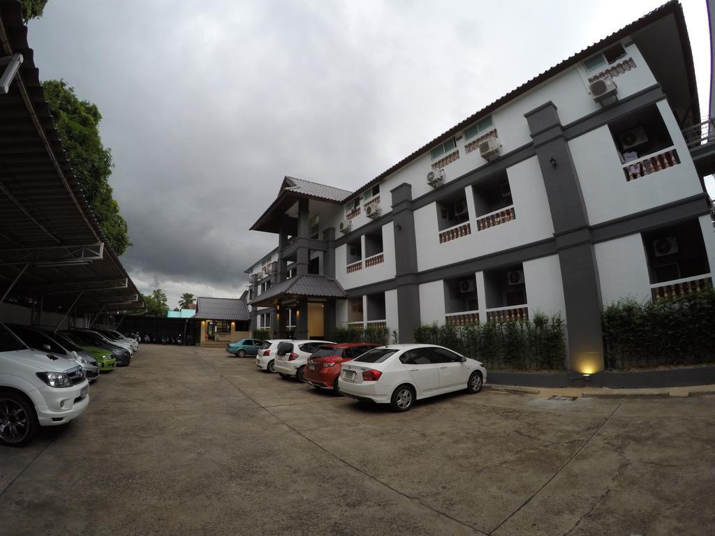 Future Place Mansion Aparthotel Ubon Ratchathani Exterior photo